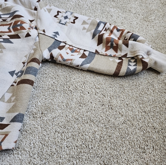 Aztec Pullover - Picture 2 of 4